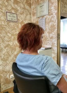 Proměna vlasů v salonu VLASYPRAHA — Střih na krátko